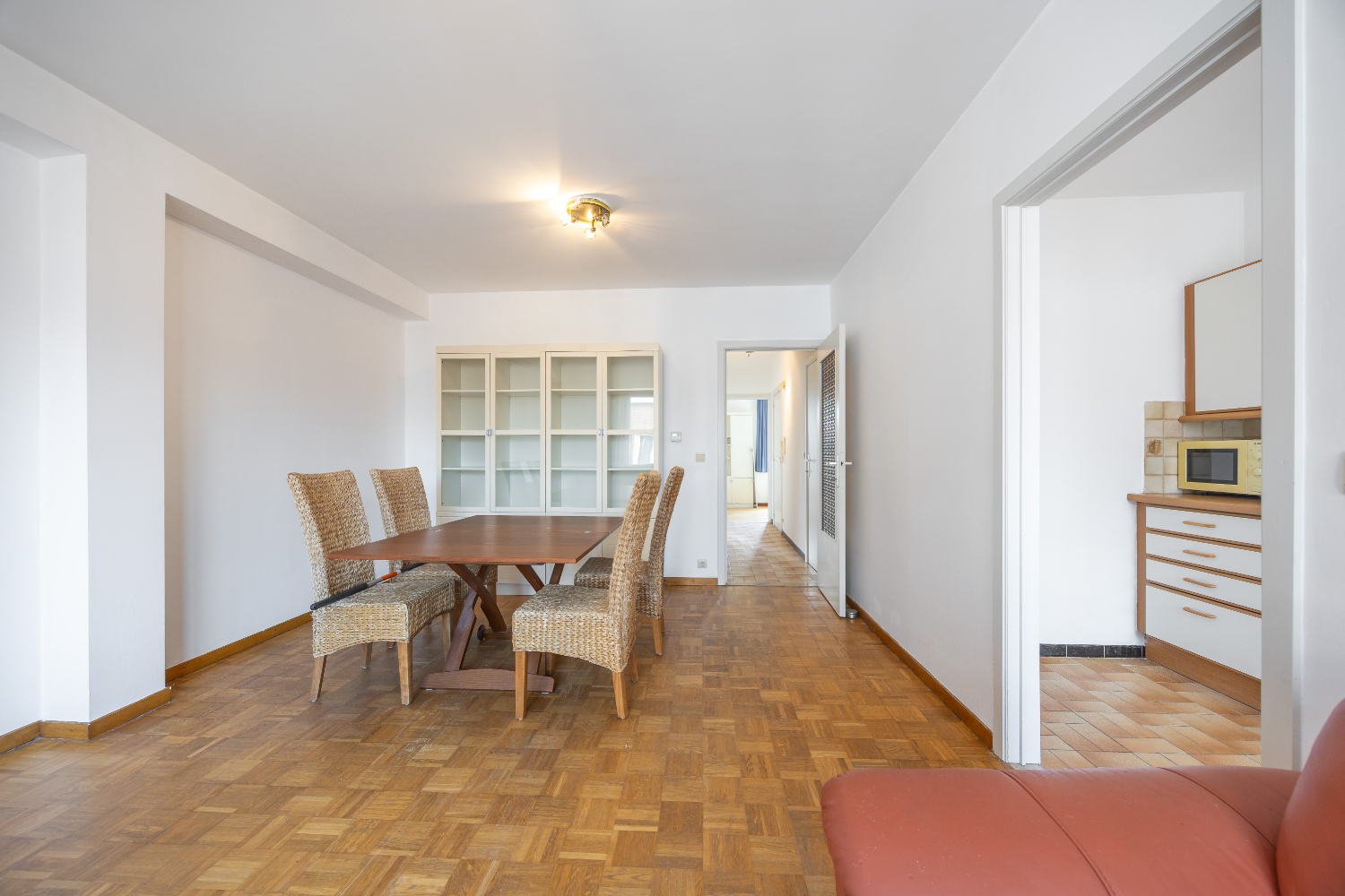 Twee slaapkamer appartement in centrum Oostende - photo 4