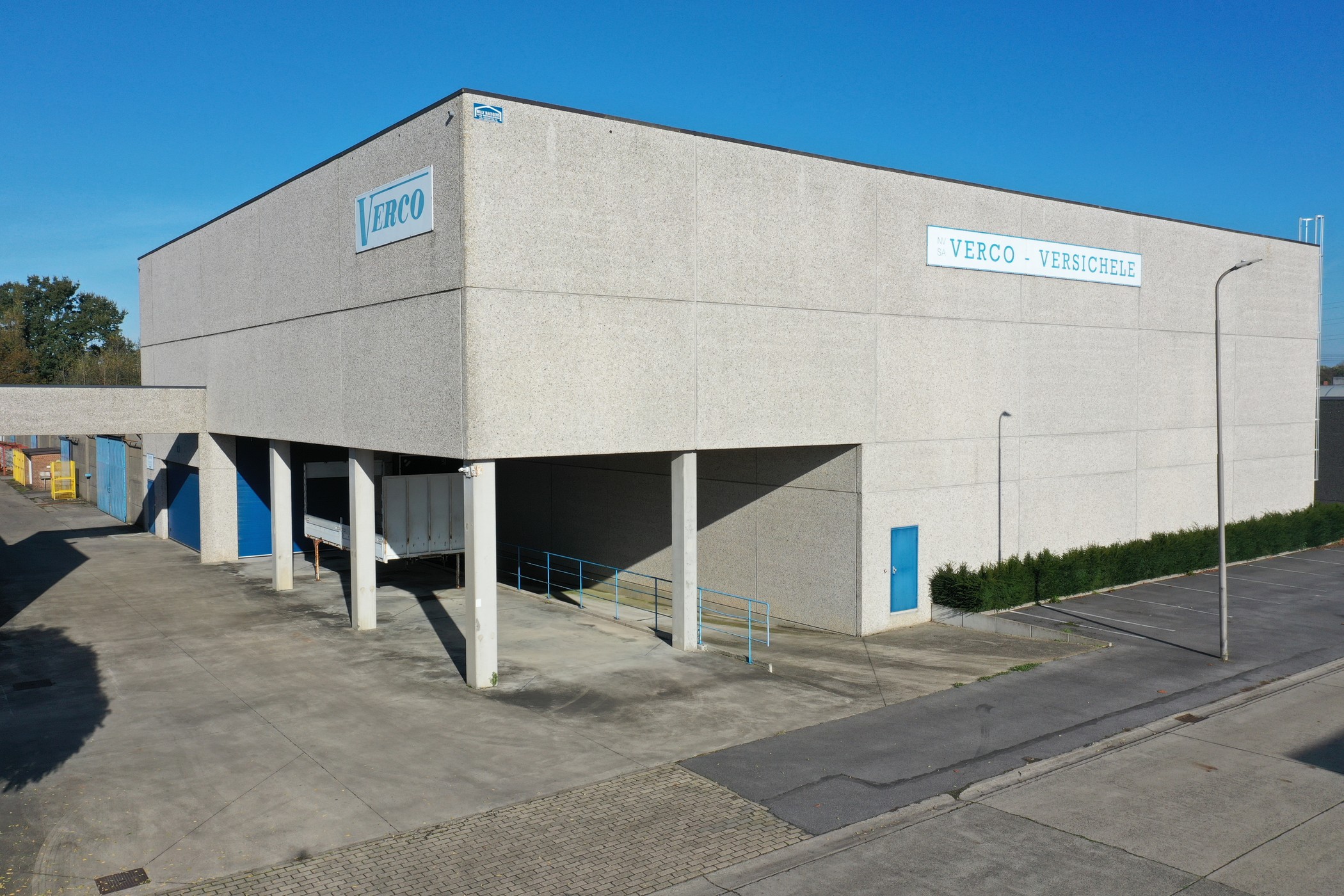 Magazijnruimte 1.810m² met laadkaai in Deinze - foto 1