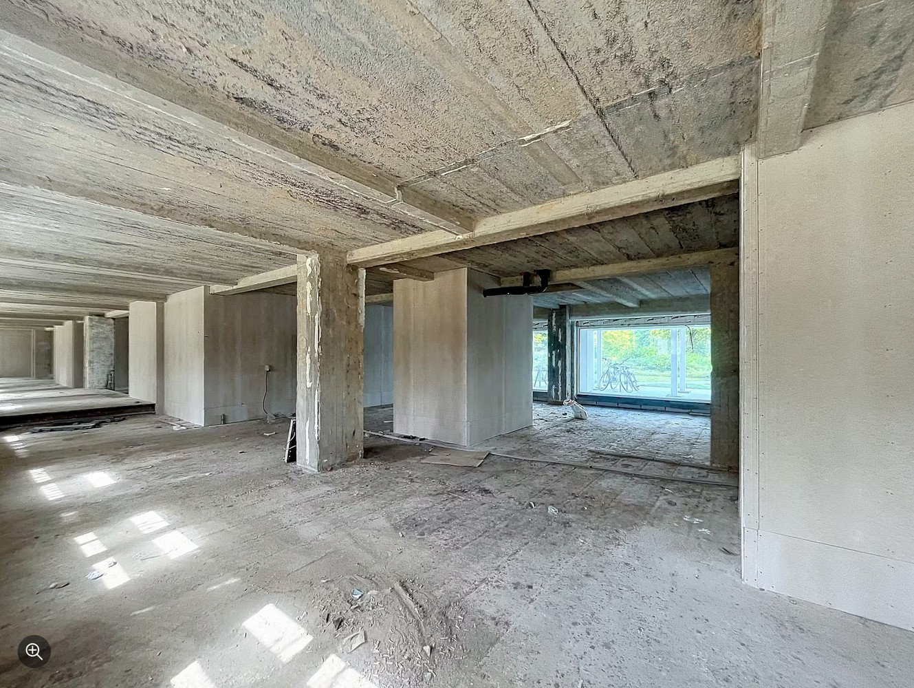 Casco ruimte (ca. 573 m²) in Kortrijk. Ideaal voor een supermarkt! - foto 5