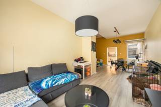 <span>Plannen, foto's en virtual bezoek:</span><br />https://360tool.immotools.be/sterckx/361/879/<br /><br /><span>Omschrijving:</span><br />- <strong>gelijkvloers:</strong> inkomhal, woonkamer, zitkamer, volledig uitgeruste keuken (kookplaat, vaatwasser, spoelbak, koelkast, oven), badkamer (inloopdouche, dubbele lavabo, toilet), <br />- <strong>1e verdieping:</strong> nachthal, 2 slaapkamers<br />- <strong>2e verdieping:</strong> 1 slaapkamer<br /><br /><span>Verder:</span><br />- PVC ramen dubbele hoogrendementsbeglazing<br />- géén renovatieverplichting<br />- electriciteit is conform<br />- terras<br />- kelder<br />- alle noodzakelijke documenten voor de verkoop zijn beschikbaar en liggen ter inzage bij het bezoeken van de woning