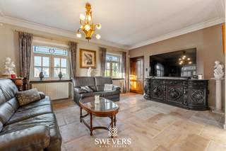 Voor meer info en foto’s, surf naar www.swevers.be – In een rustige woonwijk in Houthalen vind je deze vrijstaande woning met een...