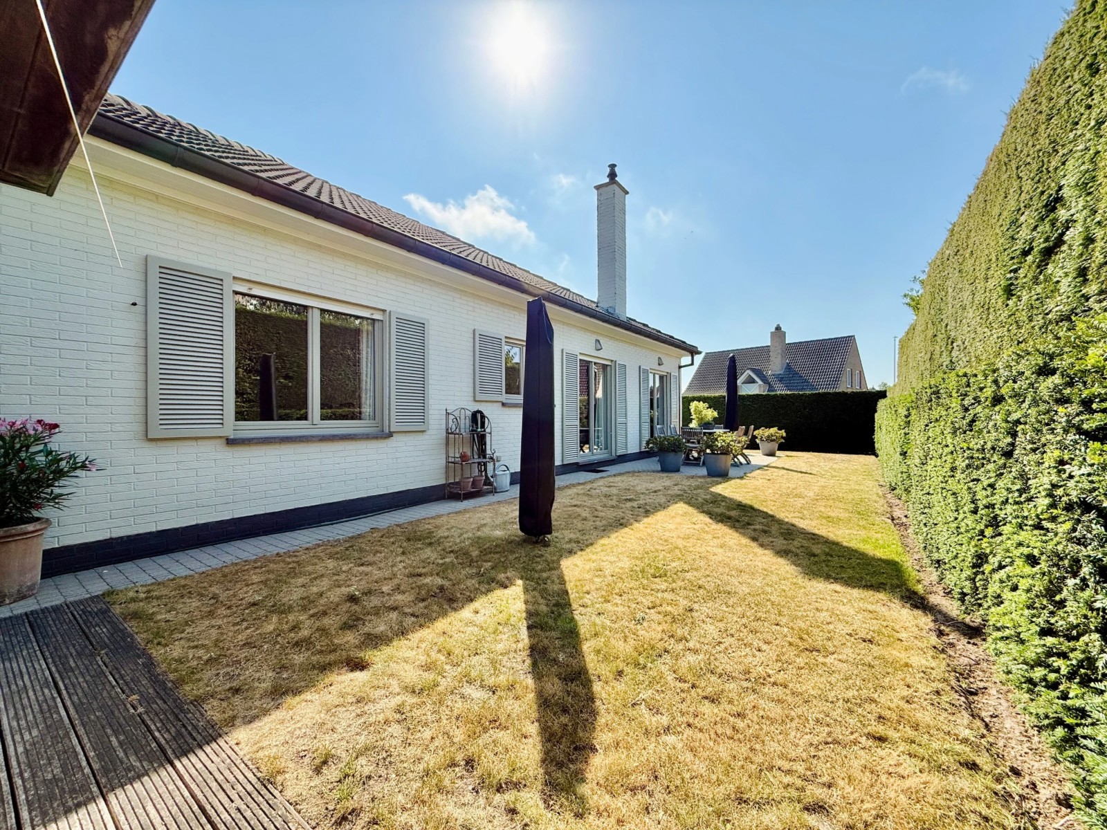 Kom levenslang genieten aan zee in deze instapklare gelijkvloerse villa op uitzonderlijke toplocatie in Oostduinkerke! - foto 3