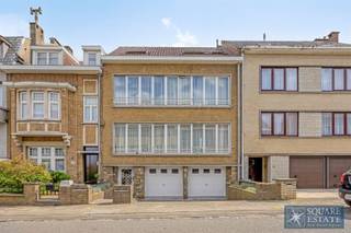 Square Estate vous présente ce bel immeuble de rapport idéalement situé et composé de 3 unités reconnues avec beau jardin sud, 2 garages box,...