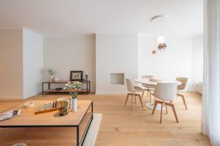 Stijlvol en volledig gerenoveerd appartement op wandelafstand van zee.Dit tijdloze, recent volledig gerenoveerde appartement bevindt zich op een...