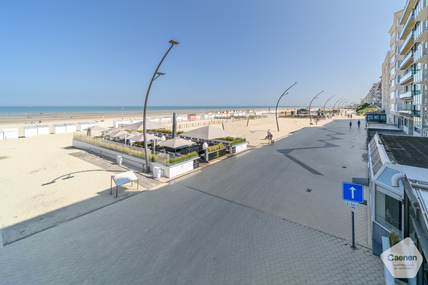 Gelijkvloers, instapklaar appartement met terras en tuin – volledig bemeubeld en op toplocatie vlakbij de Zeedijk! - foto 2