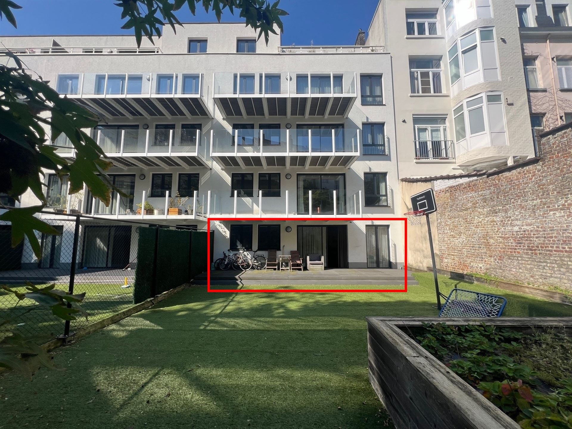 Prachtig recent 2 slaapkamer gelijkvloers appartement in de Europese wijk - foto 2