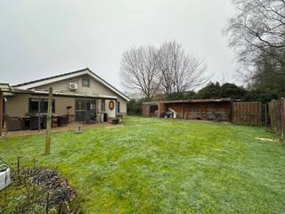 Rustig gelegen woning in recreatiegebied op een perceel van bijna 5 are!Deze woning bevindt zich in een vredige, bosrijke omgeving en biedt volop...