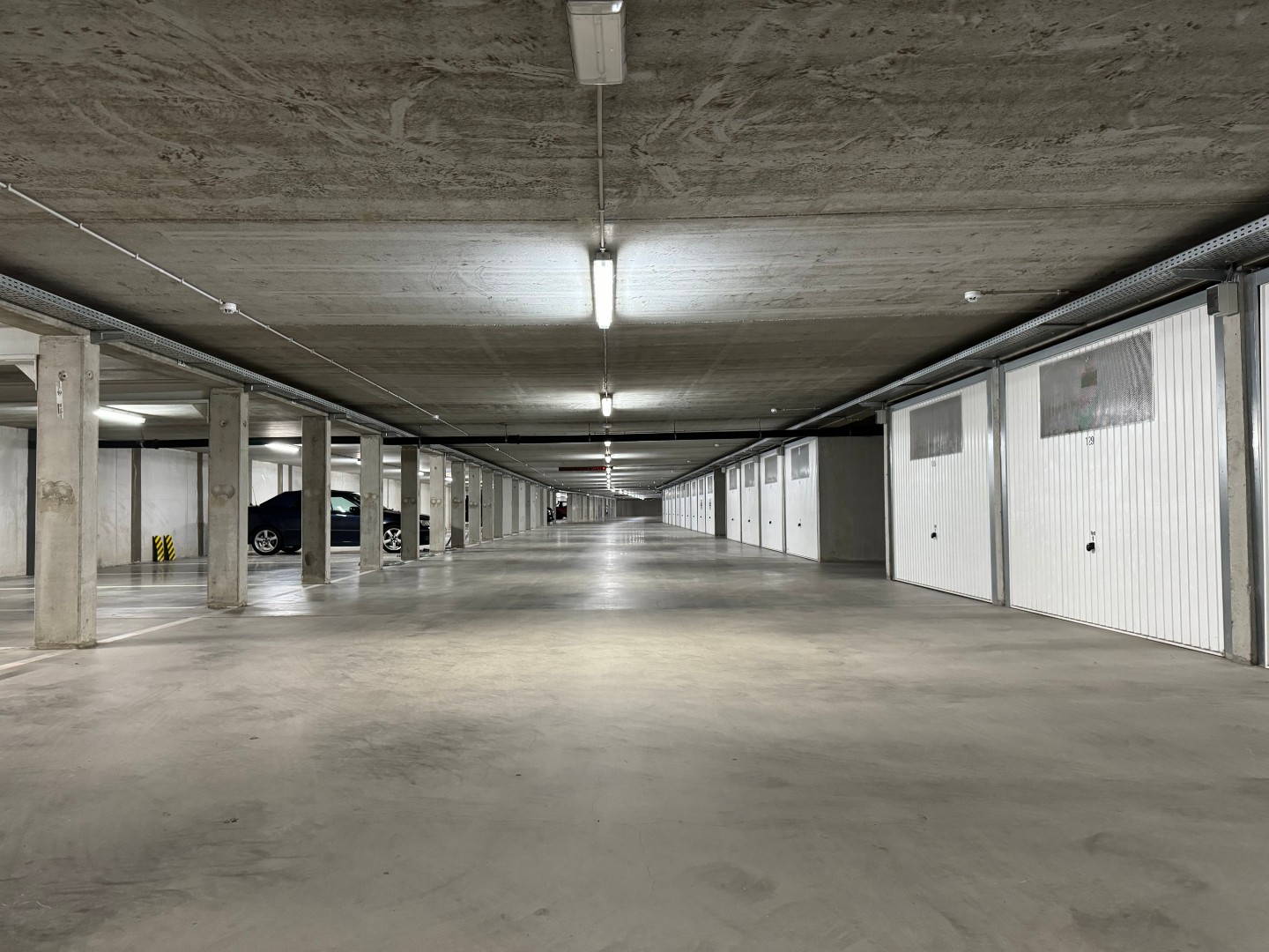 Afgesloten garagebox in ondergronds garagecomplex met inrit via Dienstweg Havengeul - foto 3