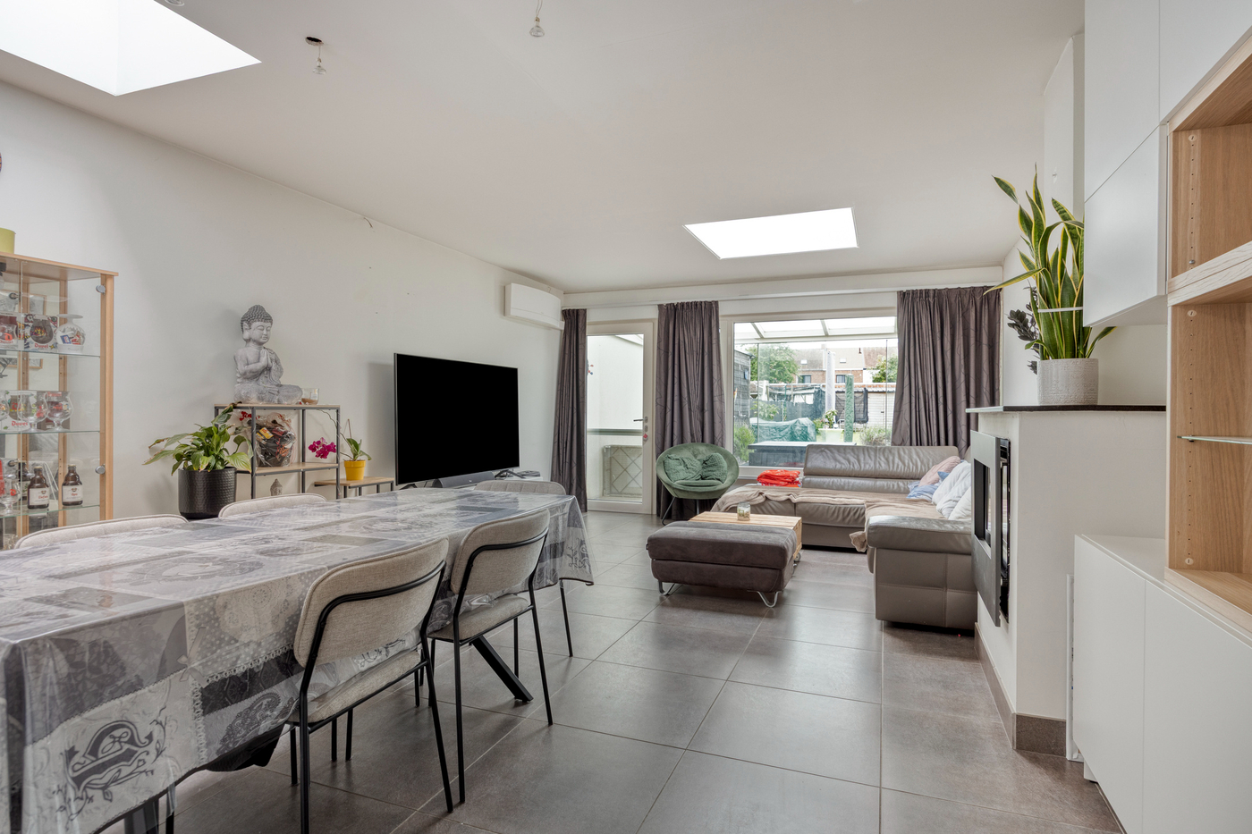 Volledig gerenoveerde gezinswoning met 3 slaapkamers en tuin – instapklaar! - photo 5