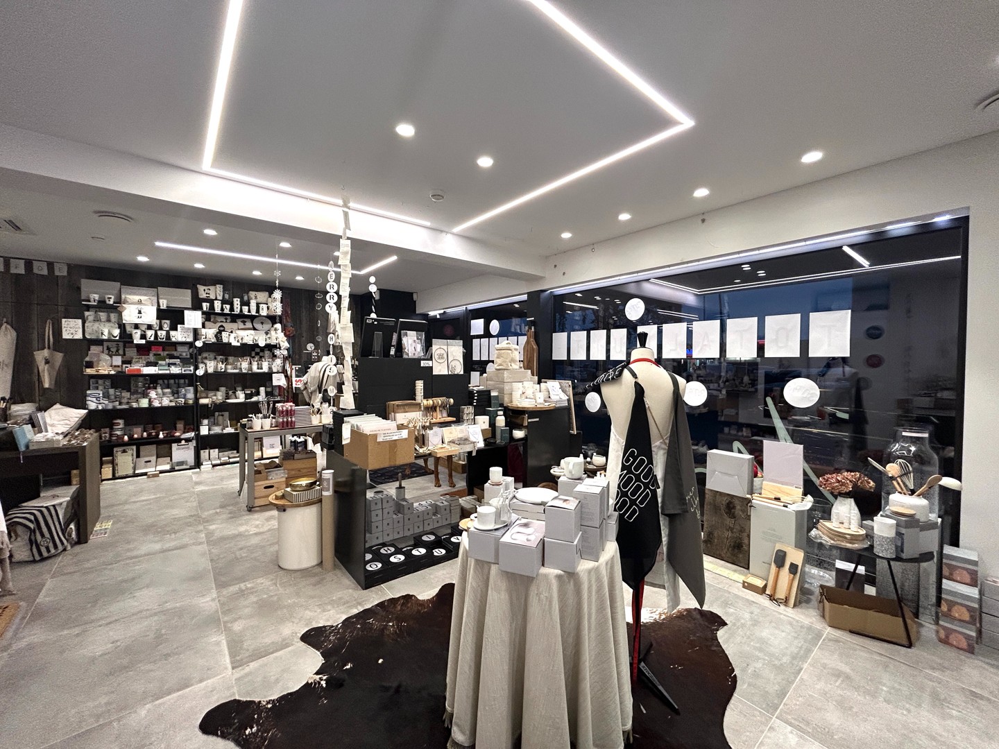 Ruim handelspand op commerciële topligging te Tielt! - foto 5