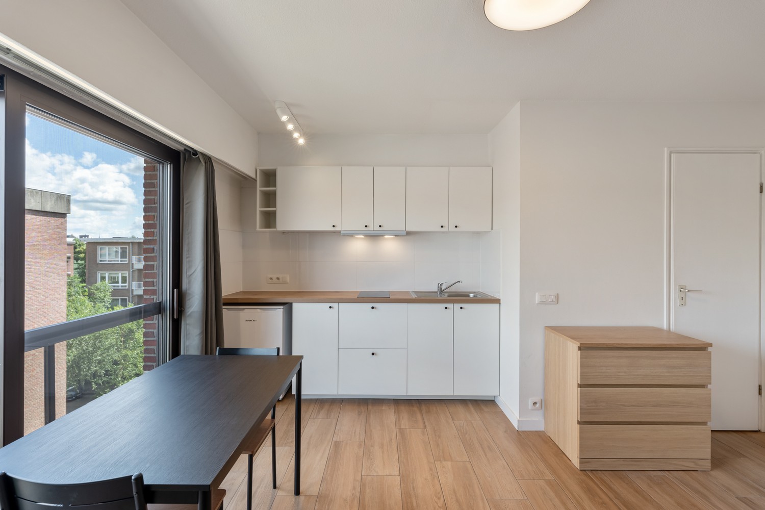 Gerenoveerde, gemeubelde en energiezuinige(B-label) studio met een balkon te centrum Leuven! - foto 4