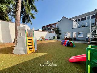 In het hart van Rumst bieden wij dit veelzijdige gebouw aan.Het pand leent zich perfect voor uitbating, investering of een mix van beide maar dient...