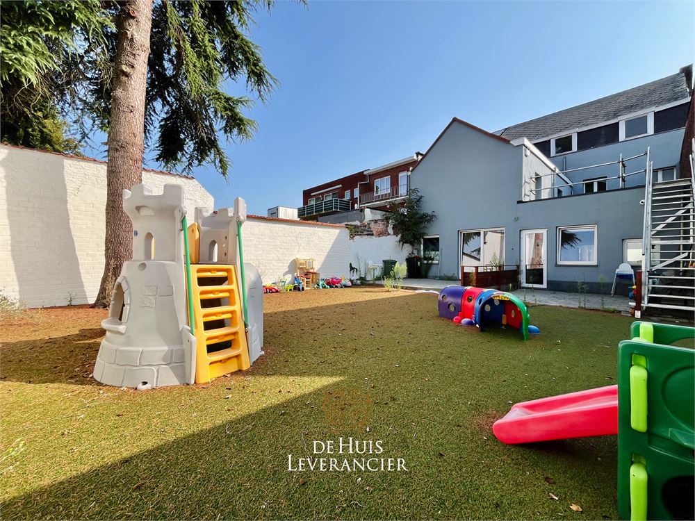 Uniek gebouw met handel en woongelegenheden te koop in Rumst - foto 2