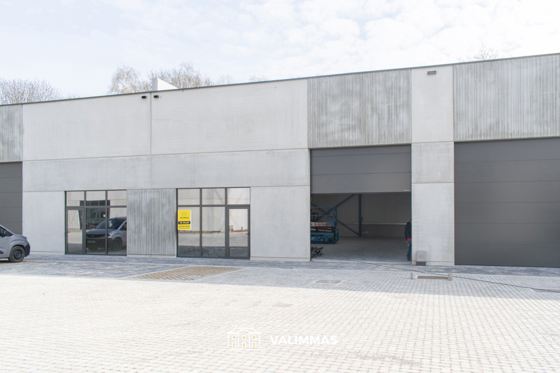 Nieuw bedrijfsgebouw (± 240m²) met sanitair en parking... - foto 3