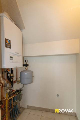 Studio (opp. 41 m²) bestaande uit leefruimte/slaaphoek, ingerichte keuken met kookplaat, oven, koelkast en diepvries, badkamer met ligbad, toilet...