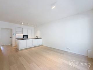 Luxueus gelijkvloers appartement met ruime zonnige tuin in de geliefde Vogeltjeswijk. Dit volledig gerenoveerde gelijkvloerse appartement...