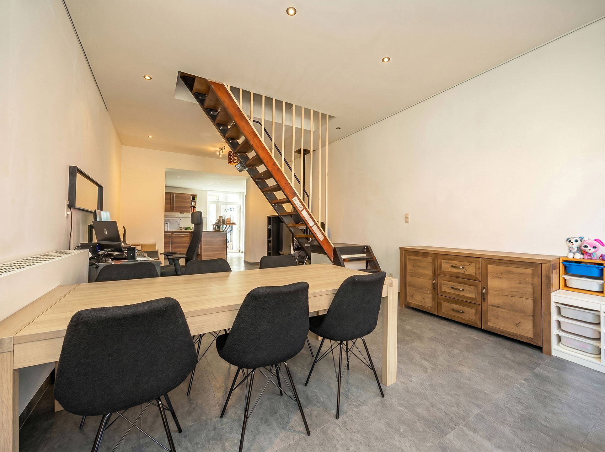 Karaktervolle woning met 3 slaapkamers - foto 2
