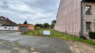 BOUWGROND HOB TE KOOP TE VIANE Bouwgrond HOB te koop in een doodlopende rustige zijstraat van de Kouterstraat. Voor inlichtingen of bezoek gelieve op...