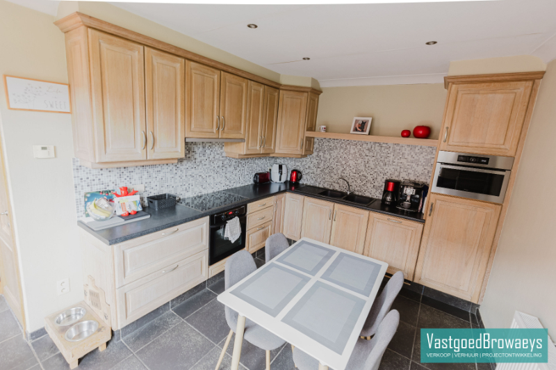 Ruime gezinswoning met twee slaapkamers en tuin - foto 5