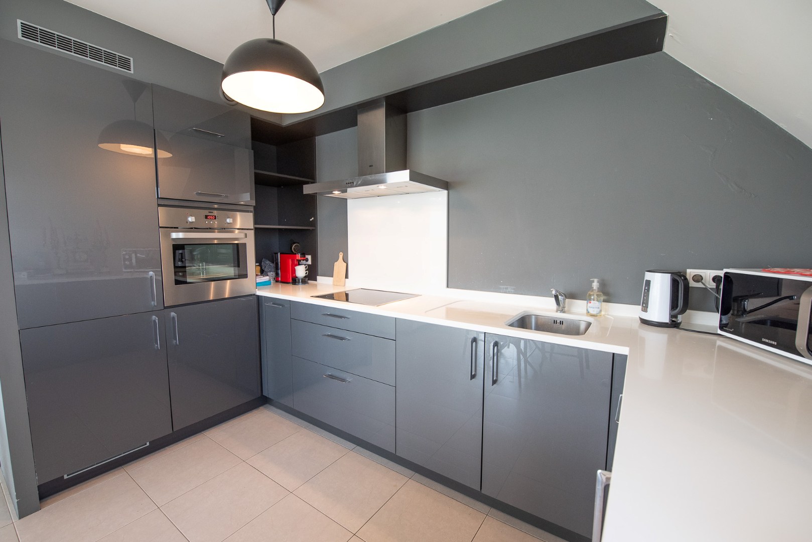 TE KOOP: Goed onderhouden appartement met 2 slaapkamers op centrale ligging te Machelen. - foto 4