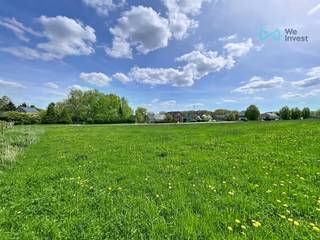 <p>Superbe terrain d’environ 19 ares 86 ca situé dans le charmant village de Cognelée, à proximité de Namur et des principaux axes routiers.<br /><br />Ce terrain à bâtir offre un cadre calme et agréable pour la réalisation de votre projet de construction (sous réserve d’acceptation de la commune). Il dispose d’environ 37,12 m de largeur à rue et 62 m de profondeur. Terrain plat avec orientation Ouest à l’arrière. <br />Une bande d’environ 7,32 m de largeur est située en zone ZACC (zone d’aménagement communal concerté – zone de réserve).<br />Terrain entièrement équipé (impétrants à rue), situé en zone d’habitat à caractère rural et libre de tout constructeur, vous permettant de concrétiser le projet de votre choix.<br /><br />Le bornage est à charge de l’acheteur.<br /><br />Vente sous réserve d'accord du propriétaire.<br />***** Pour recevoir d'autres opportunités en exclusivité, nous vous invitons à nous contacter directement. Nous sommes disponibles pour vous accompagner dans votre recherche d'achat ou d'investissement ainsi que dans votre projet de vente. Pour toute demande d'évaluation GRATUITE et SANS ENGAGEMENT, contactez votre expert au 0475/90.75.40. *****</p>