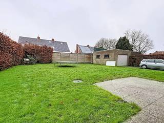 Gezellig gelijkvloers appartement gelegen op wandelafstand van het centrum in Westrozebeke. Het appartement omvat een private inkom, living,...