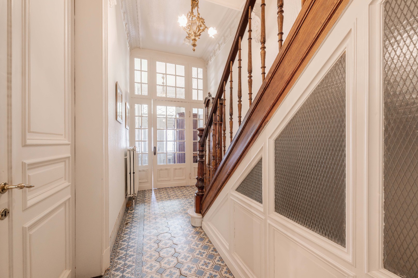 PRACHTIGE NEOCLASSICISTISCHE HERENWONING MET AUTHENTIEKE CHARME - foto 4