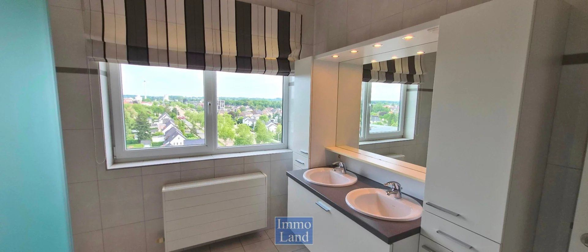 Ruim en energiezuinig appartement van 140 m2 met een groot terras van 40m². - foto 5