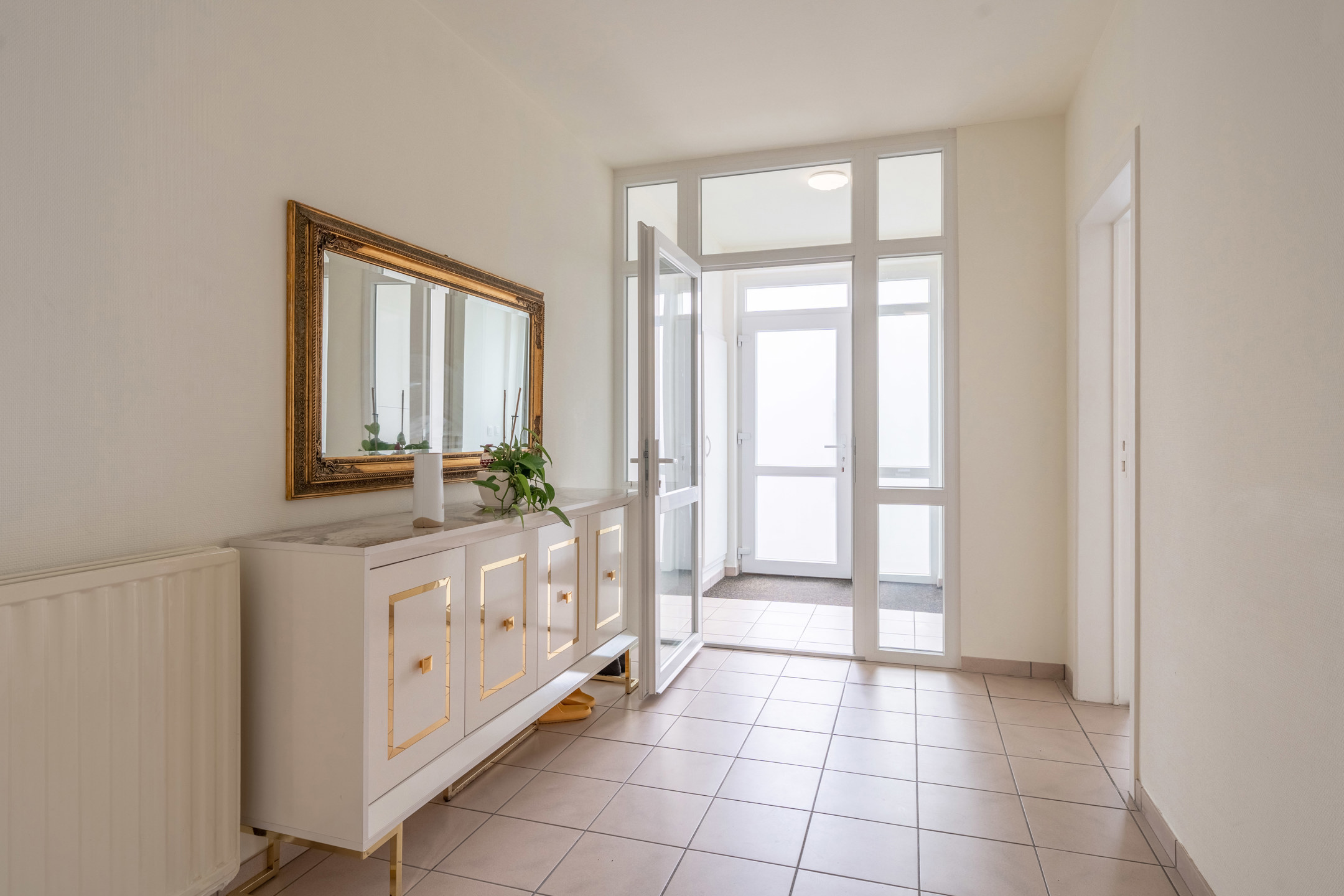 Volledig vernieuwde woning/kantoor/handelspand met 5 slpks - foto 5
