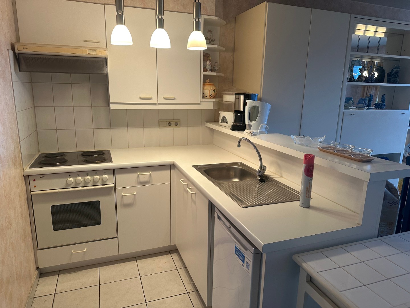 Zonnige ruime studio met terras op 100 meter van zee. Ideaal voor beleggers of tweede verblijf aan zee. - foto 5