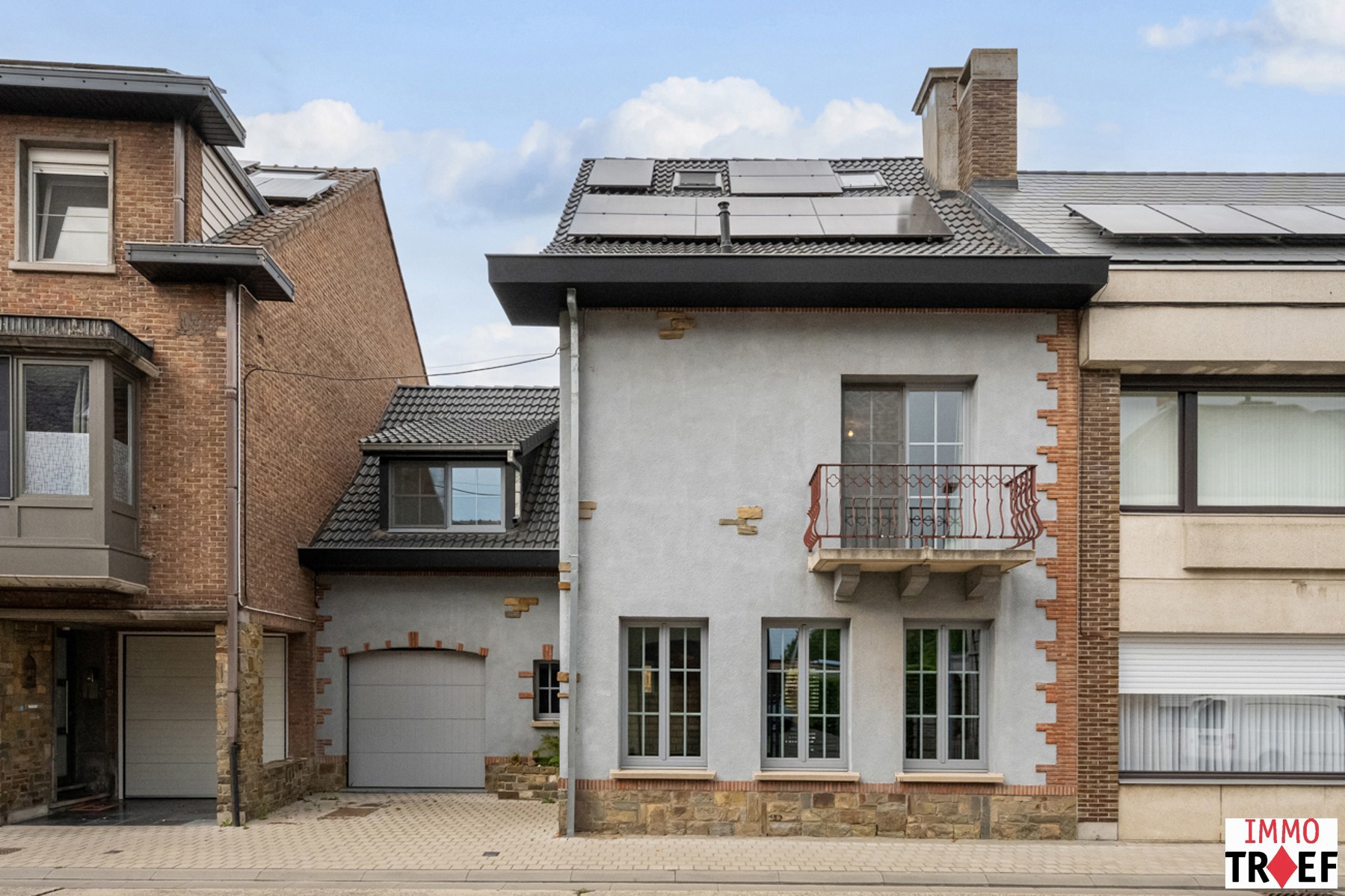 Volledig gerenoveerde &amp; energiezuinige woning met tuin &amp; garage - foto 1