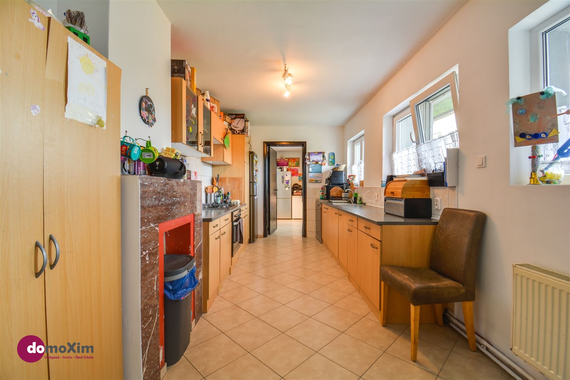 Maison de 4 chambres à coucher avec grand jardin, située au centre de la ville - photo 5