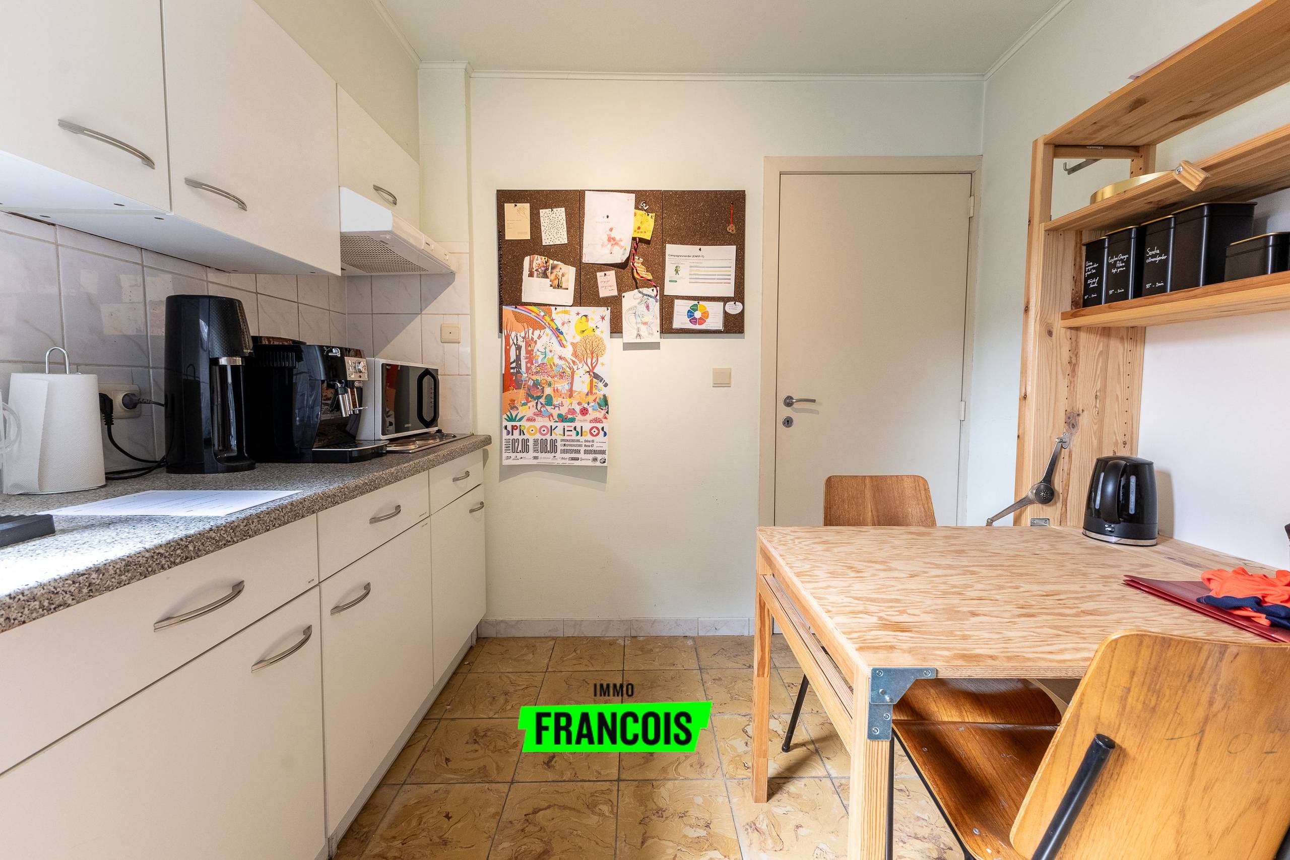 Goed gelegen handelshuis met verhuurd duplex appartement te koop nabij centrum Oudenaarde! - foto 5