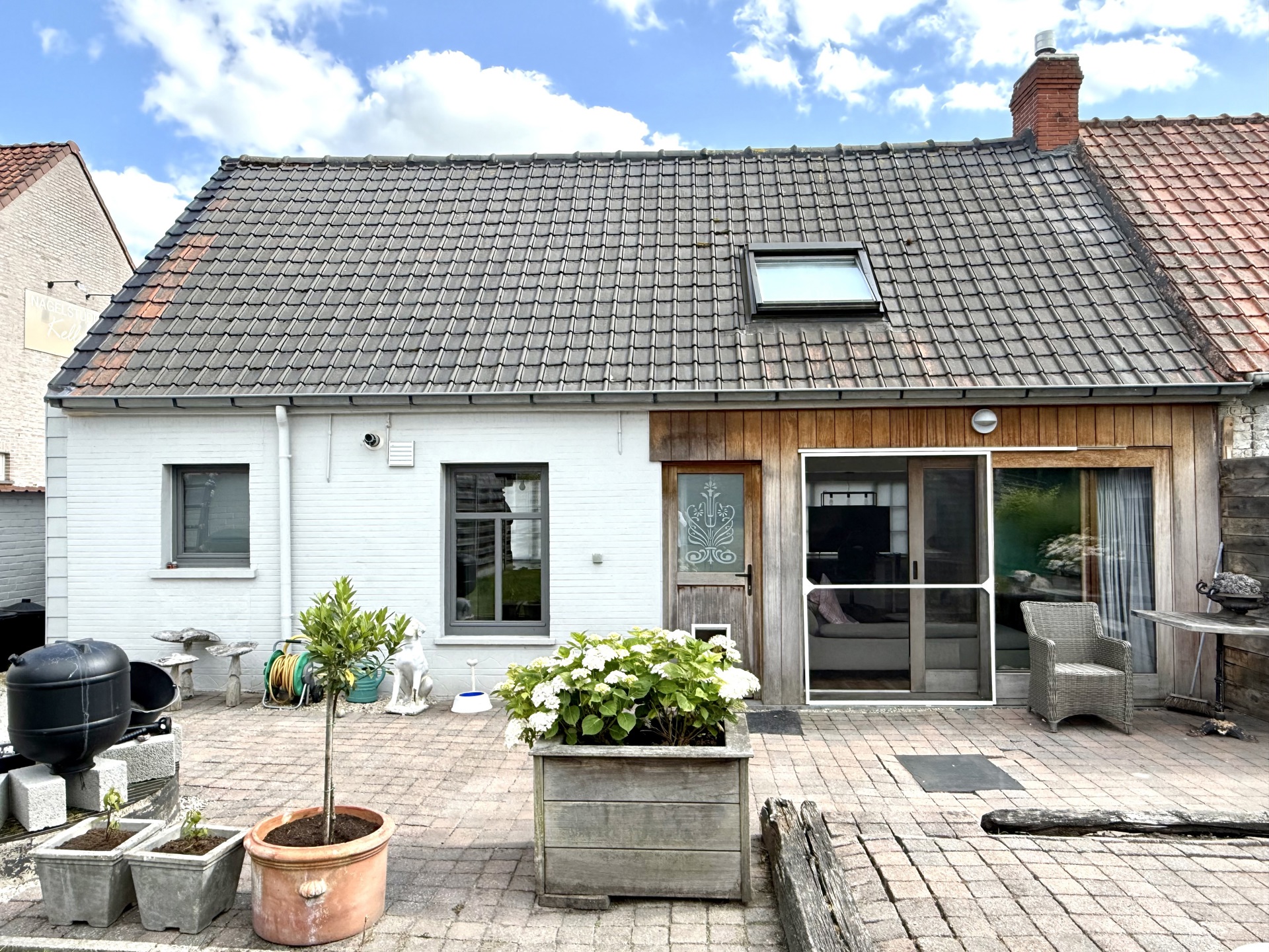 Charmante woning met handige oprit, garage en GROTE TUIN. - foto 5