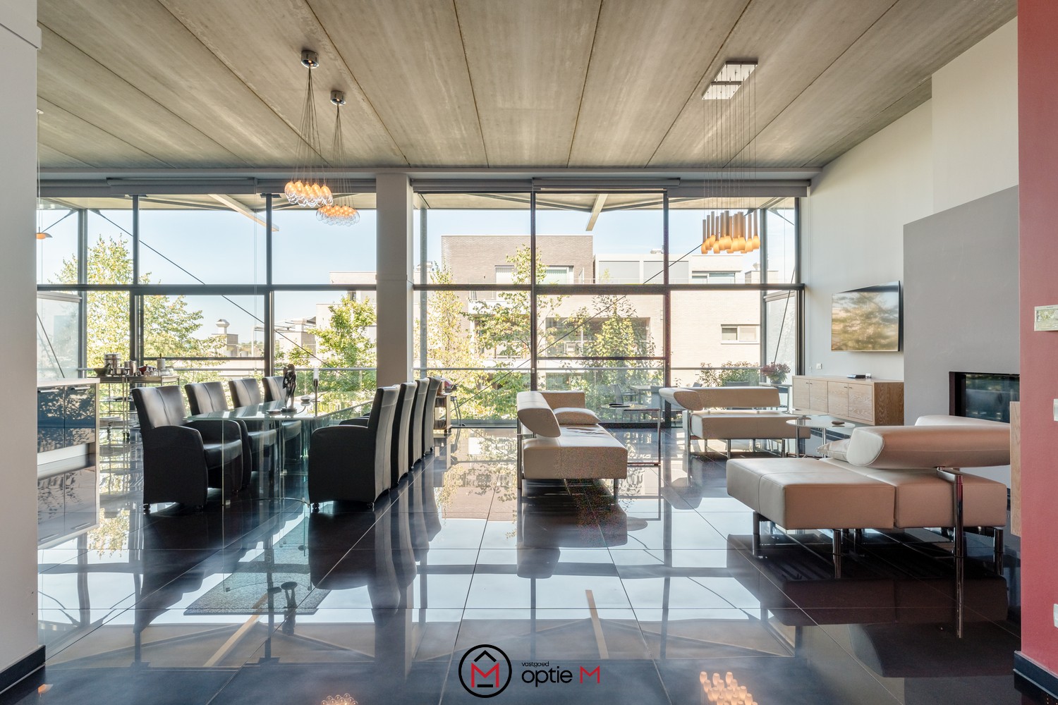 Unieke loft met 2 slaapkamers, terras en parking - foto 1