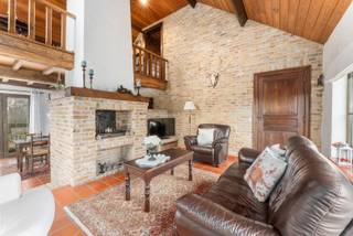 In a residential, very quiet neighborhood in Sijsele, you will find this very well-maintained and charming detached house. The house is located at...