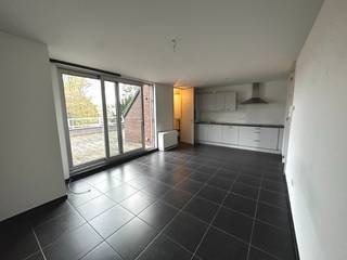 Mooi dak appartement in het centrum van Geel, op wandelafstand van scholen, winkels, martktplein, ... doch gelegen in uitermate rustige,...