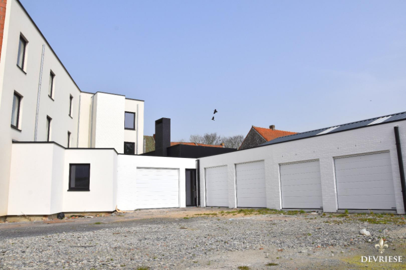 Mooie grote nieuwbouw garagebox te koop - via Expert Immo - foto 1