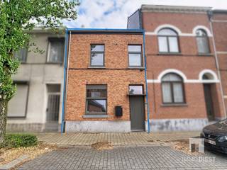 Charmante volledig gerenoveerde woning met 3 slaapkamers nabij centrum Hasselt Welkom in deze instapklare woning van 144 m², volledig gerenoveerd in...