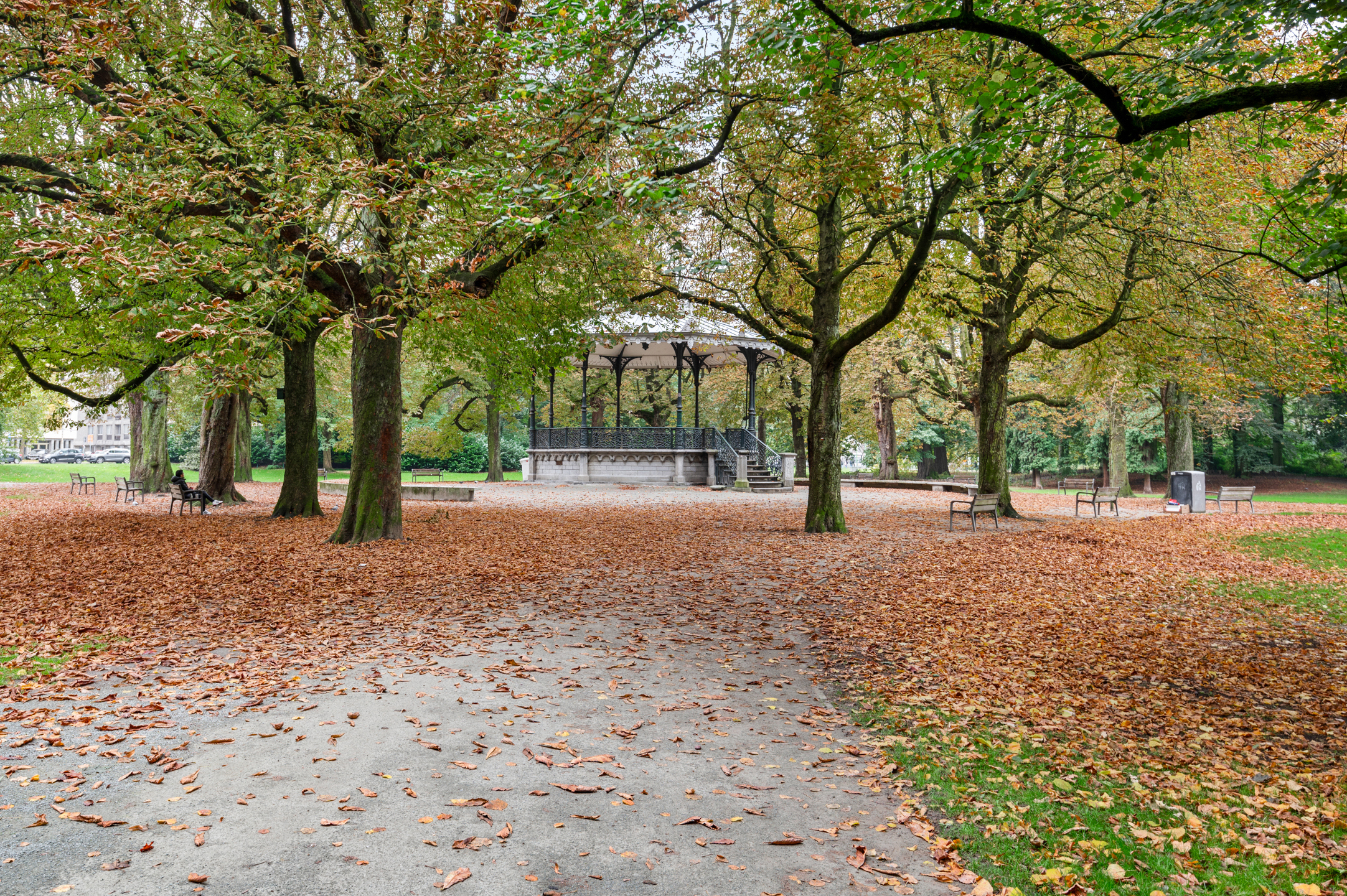 Tweeslaapkamer appartement op 7de verdieping met parkzichten - foto 5