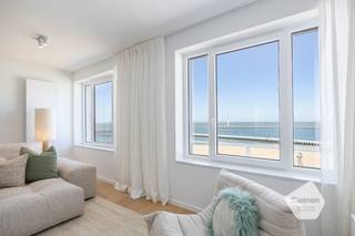  * Dit drie slaapkamer appartement is gelegen in de statige residentie Des Nations langs de Albert I-promenade te Oostende. * Het appartement biedt...