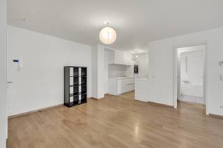 STADSCENTRUM - Ideaal gelegen in de Brusselse vijfhoek, dicht bij tal van winkels en het historische centrum, bevindt dit lichte appartement van...