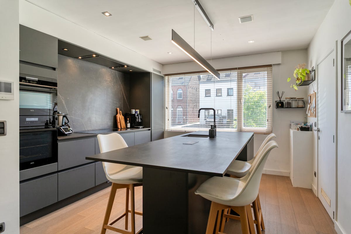 Volledig gerenoveerd huis te Waregem met aangename tuin - foto 4