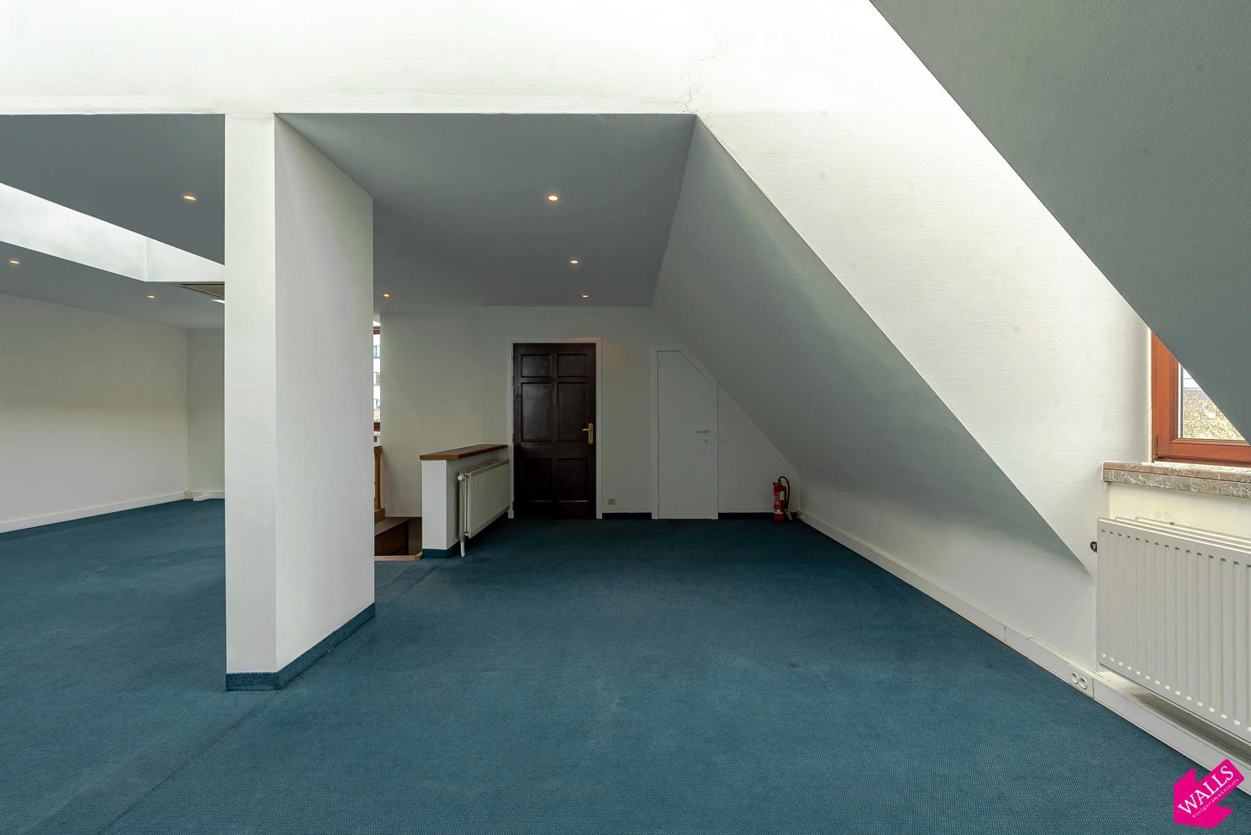 Commercial à louer à Anvers - photo 5