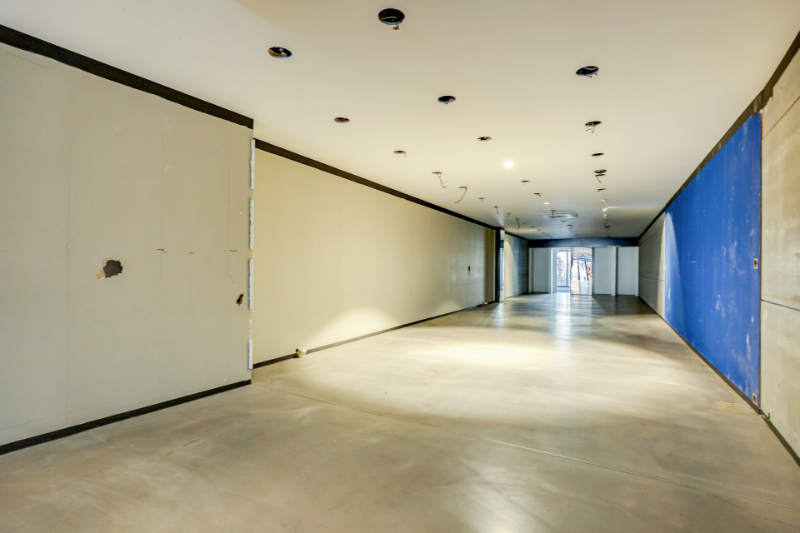 Commercieel pand met bovenliggende woonstmogelijkheden op toplocatie! - foto 4