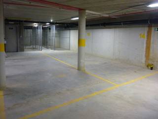 Ondergrondse autostaanplaatsen te huur met inrit langs de Spoorweglei. Topligging op wandelafstand van het station en het centrum van Lier.Voor...