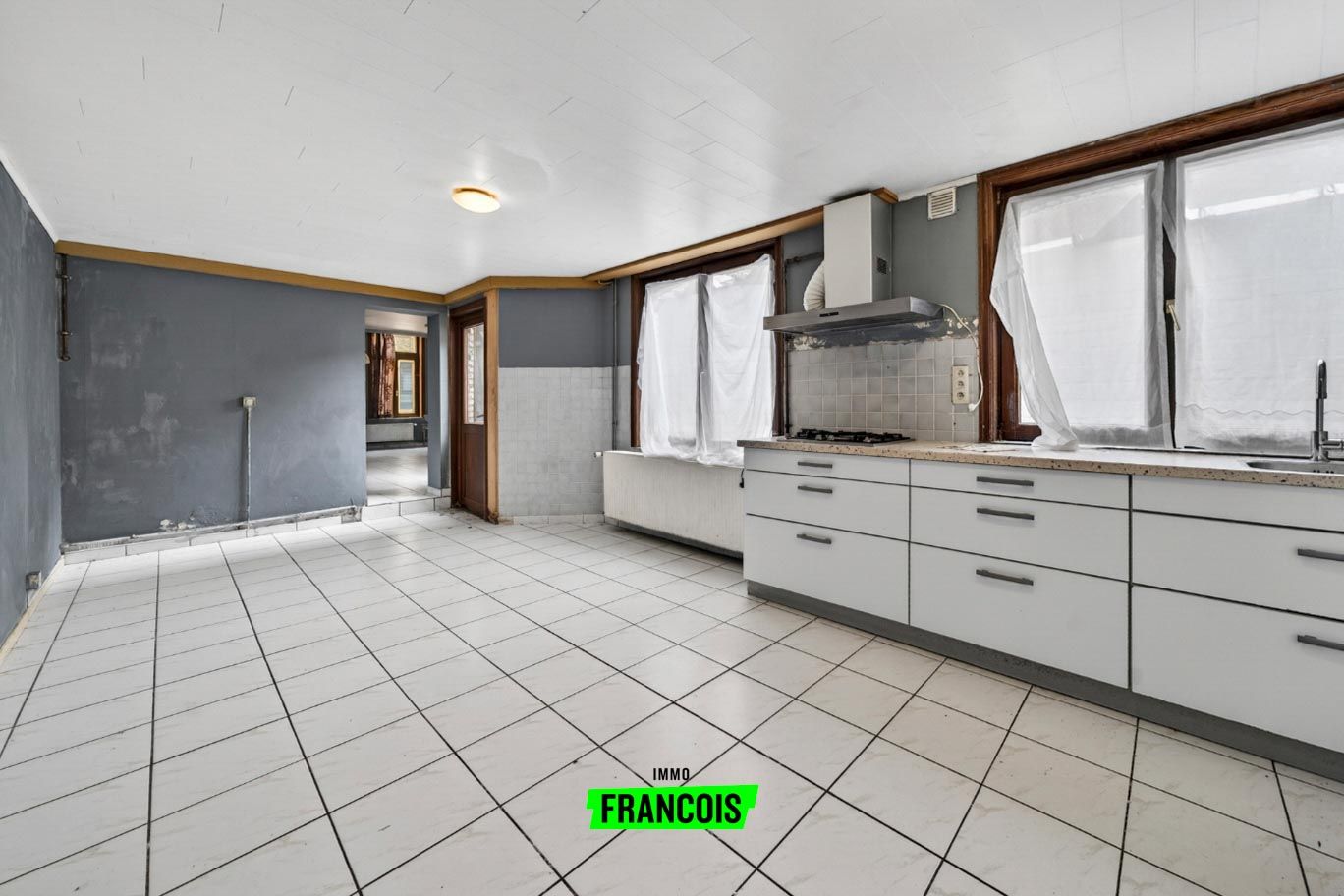 Ruime renovatiewoning met garage in Ieper - foto 4