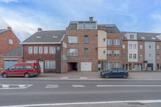 Ontdek dit leuke appartement gelegen op de eerste verdieping, perfect voor wie op zoek is naar een gezellige plek in het centrum van Weelde.Dit...