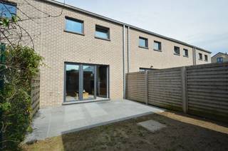 Deze mooie en recente woning is gelegen in een rustige en aangename verkaveling en biedt een hedendaags wooncomfort met een uitzonderlijk...