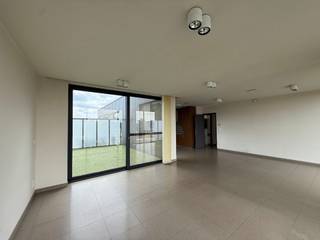 Ruim en lichtrijk 2-slaapkamerappartement in ZonhovenMet twee volwaardige slaapkamers, een badkamer, berging/wasplaats en een volledig uitgeruste...